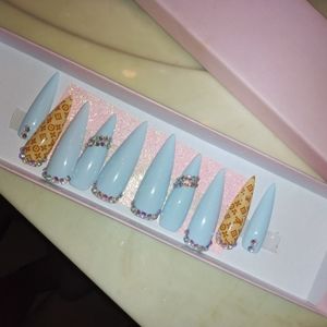 New set of stiletto nails